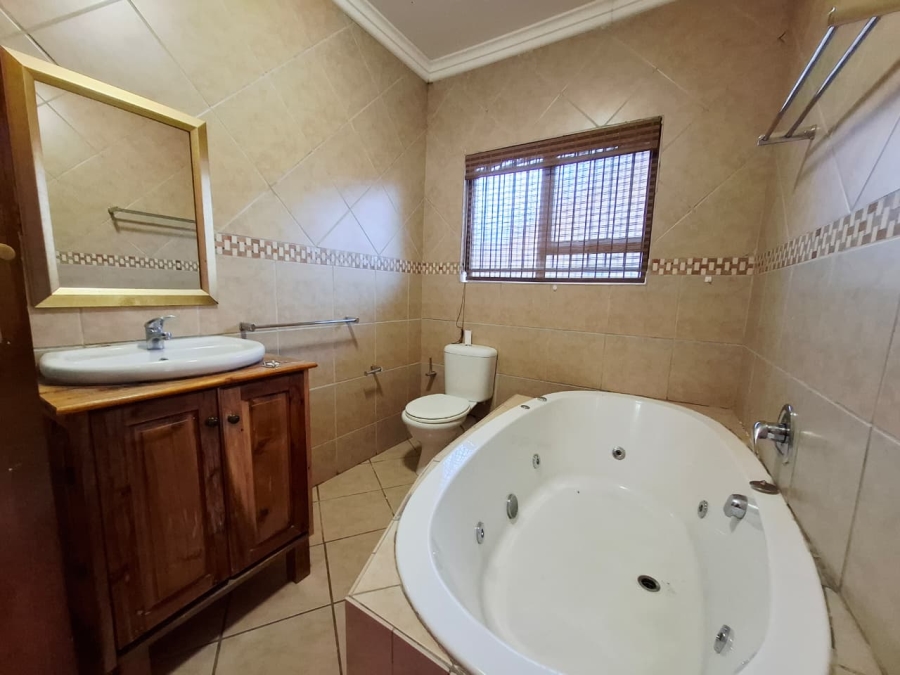 6 Bedroom Property for Sale in Universitas Free State